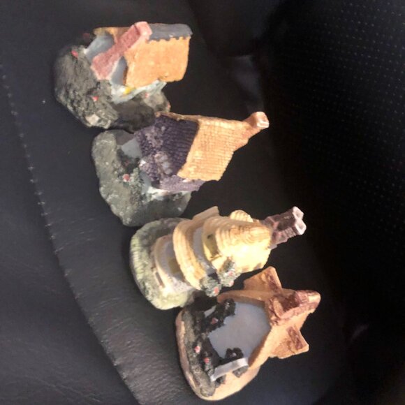 Lot 4 Miniature Thatched Roof Cottage Houses Fairy Garden Village Resin Decor - Picture 7 of 8